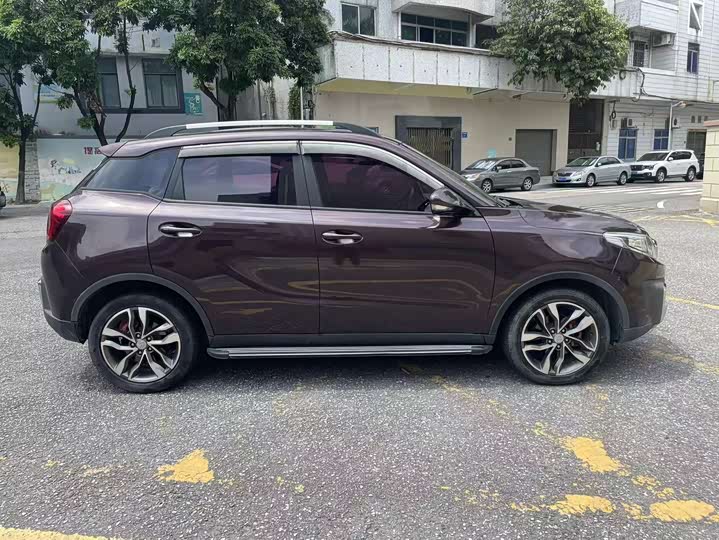 BAIC Changhe Q35 2016 1.5 L AT — фото 4