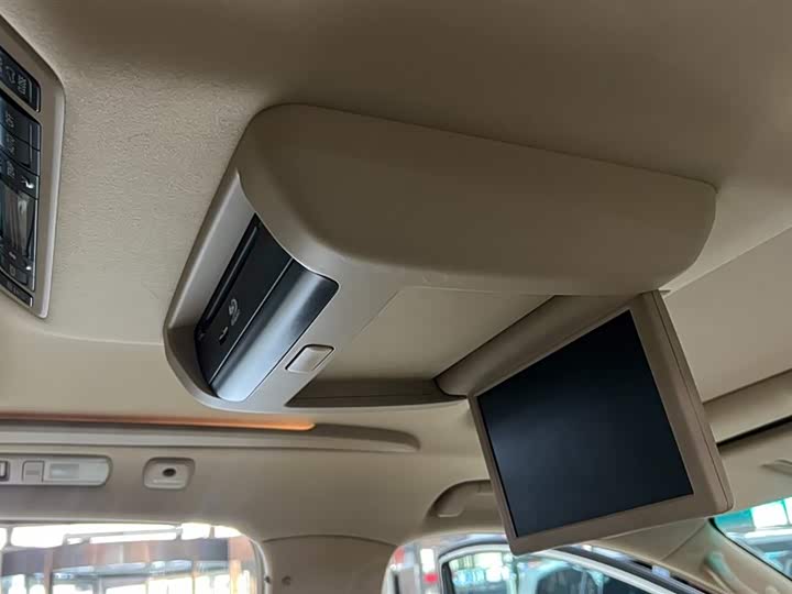 Toyota Alphard — фото 15