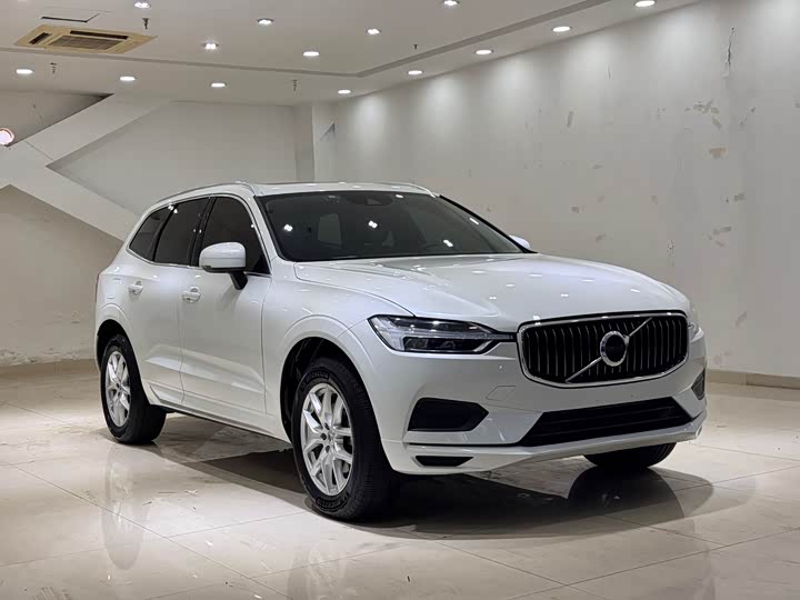 Volvo XC60 2019 T 5 4 WD V — фото 3
