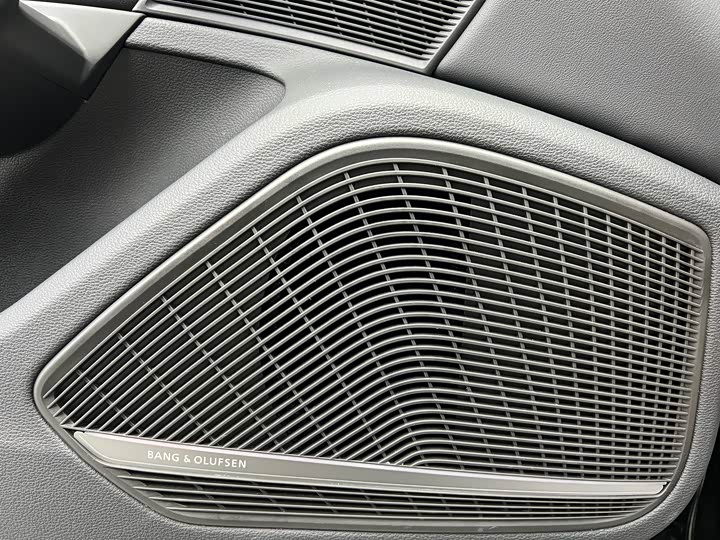 Audi A4L 2023 40 TFSI Bang&Olufsen — фото 4