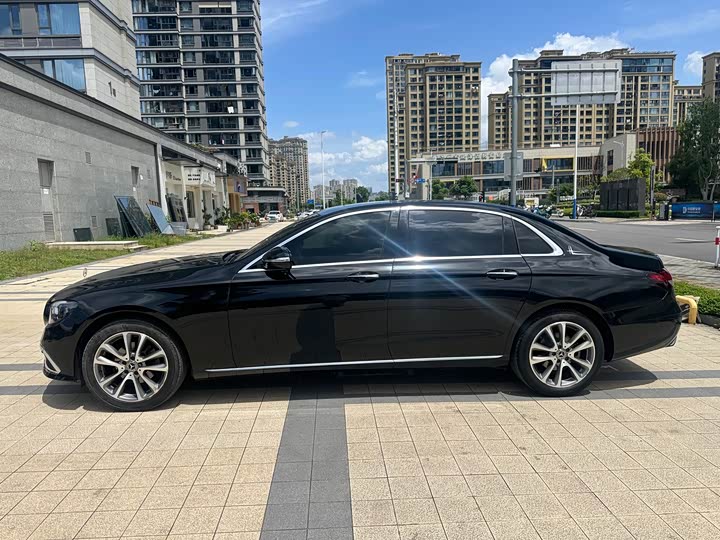 Mercedes-Benz E-Class 2016 E 200 L — фото 12