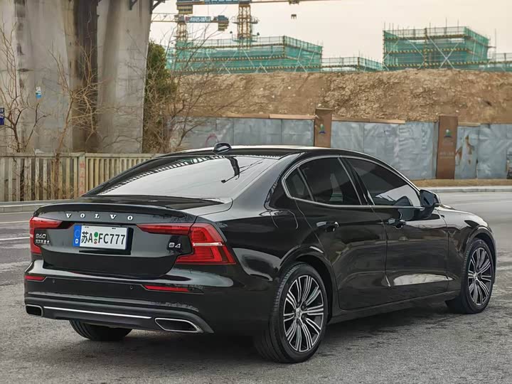 Volvo S60 2022 B 4 — фото 15