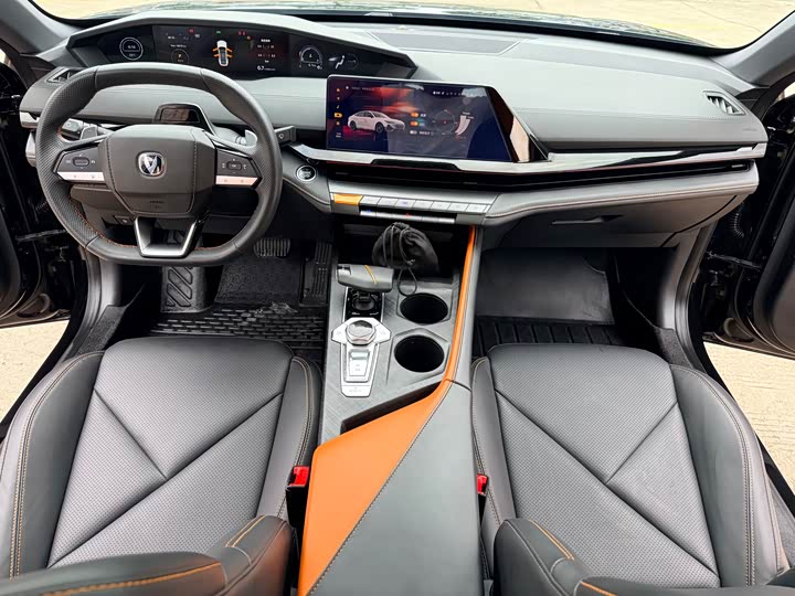 Changan UNI-V 2023 1.5 T Premium — фото 15