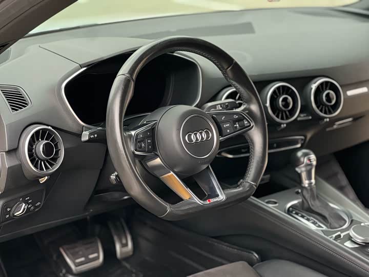 Audi TT 2015 TT Coupe 45 TFSI — фото 13
