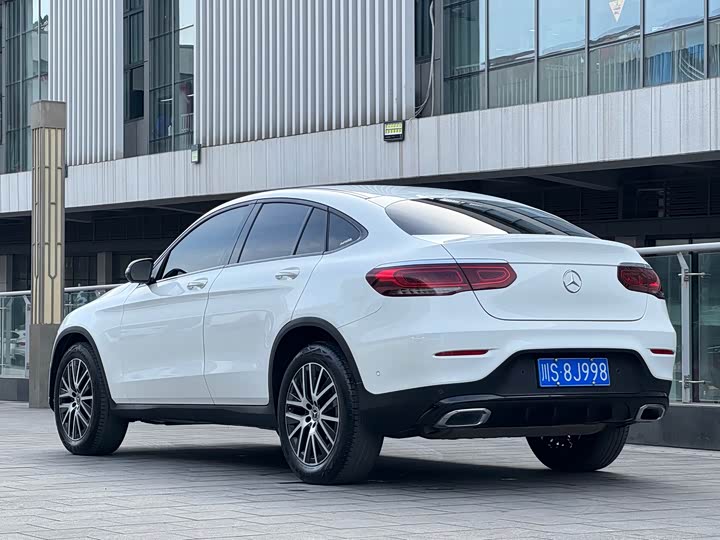 Mercedes-Benz GLC 2023 GLC 260 4 MATIC SUV — фото 6