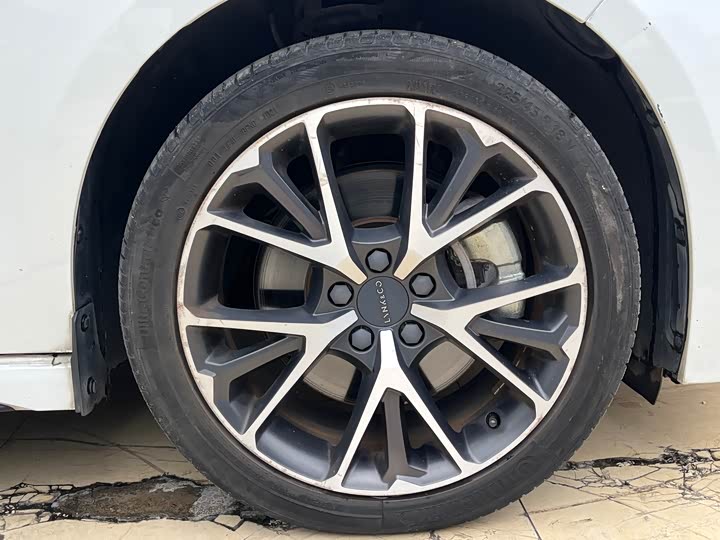 Lynk & Co 03 2021 1.5 T PHEV Pro — фото 23