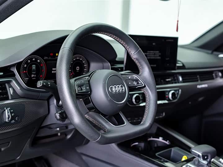 Audi A4L 2024 40 TFSI quattro RS — фото 17