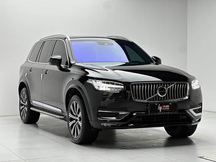 Volvo XC90 2021 B 6 7 — фото 3