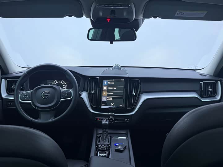 Volvo XC60 2018 T 5 4 WD — фото 12