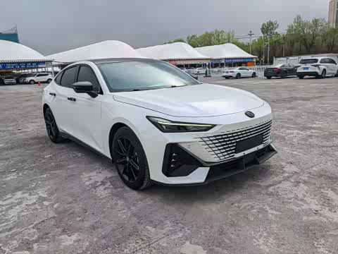 Changan UNI-V 2024 1.5 T — фото 10