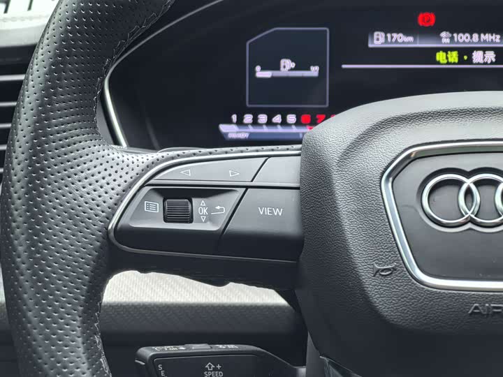 Audi Q5L Sportback 2022 40 TFSI Luxury — фото 16