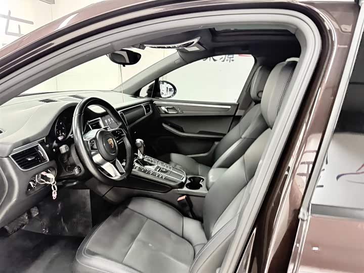 Porsche Macan 2017 Macan 2.0 T — фото 8