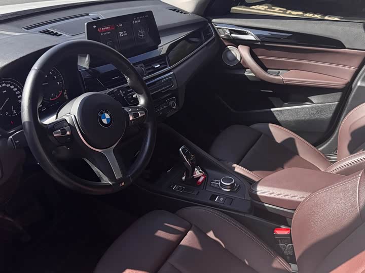 BMW X1 2021 s Drive 25 Li Leading — фото 4