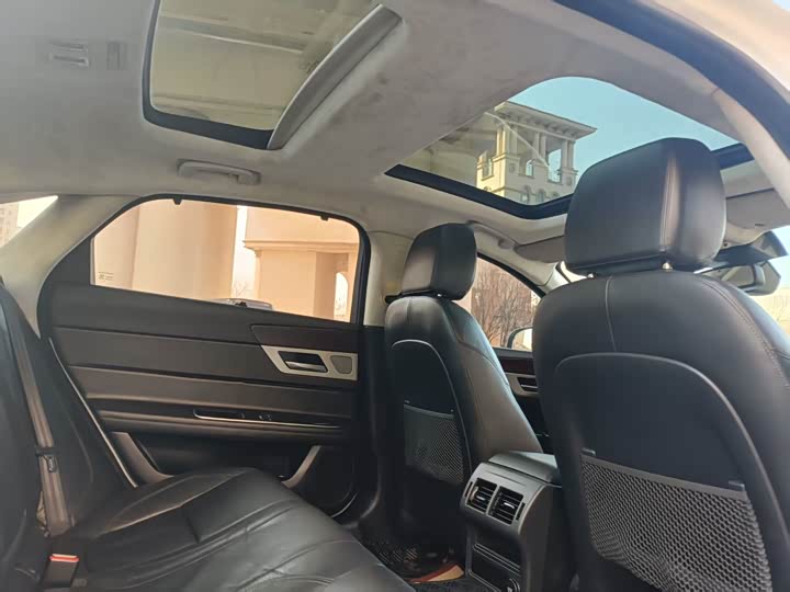 Jaguar XFL 2017 XFL 2.0 T 200 PS — фото 11