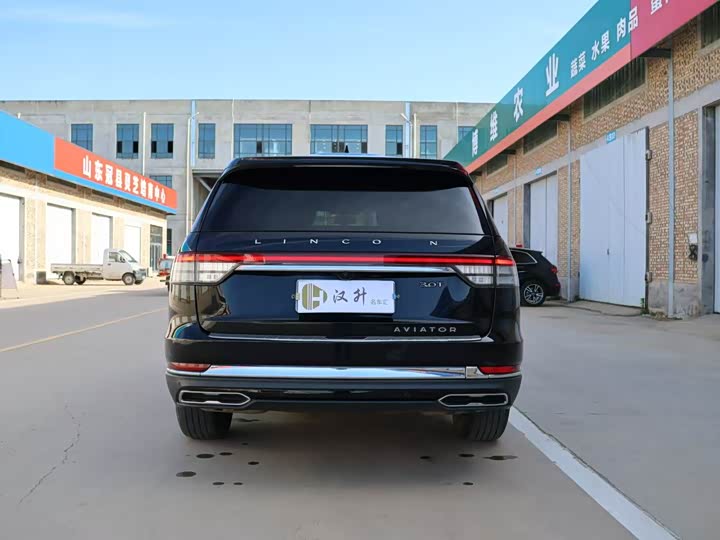 Lincoln Aviator — фото 12