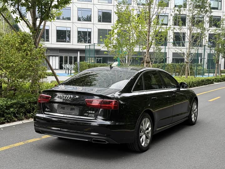 Audi A6L — фото 9