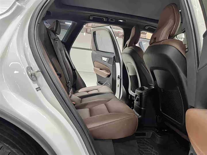 Volvo XC60 Hybrid 2025 Hybrid 4 WD — фото 14