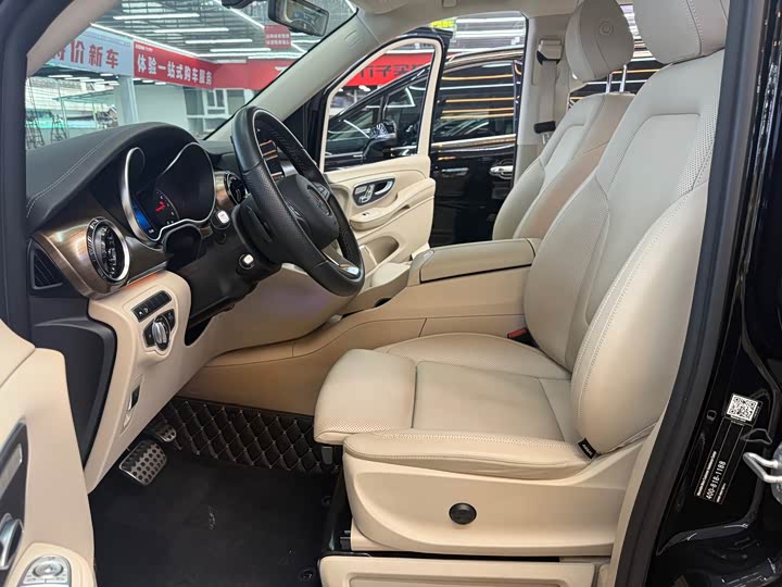 Mercedes-Benz V-Class 2022 V 260 L — фото 6
