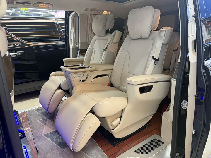 Mercedes-Benz V-Class 2022 V 260 L — фото 8