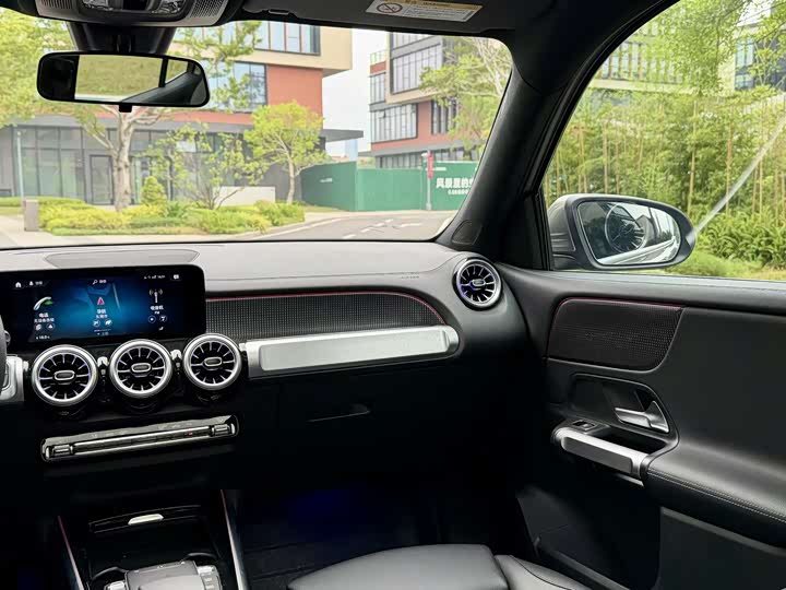 Mercedes-Benz GLB 2021 GLB 200 — фото 13