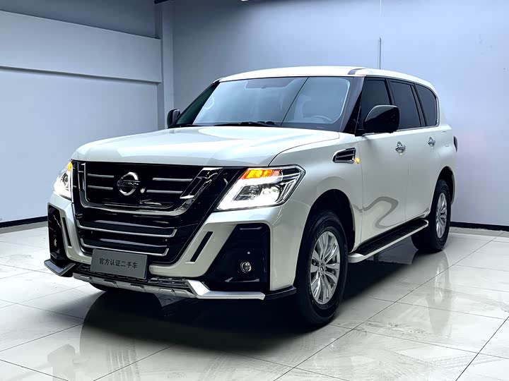 Nissan Patrol — фото 1