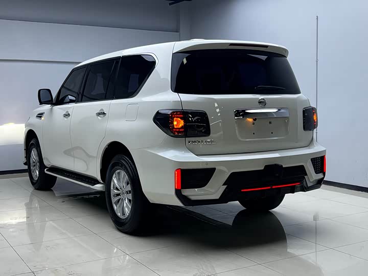 Nissan Patrol — фото 15