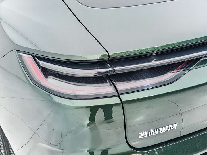 Geely Galaxy 8 2025 130km EM-i — фото 11