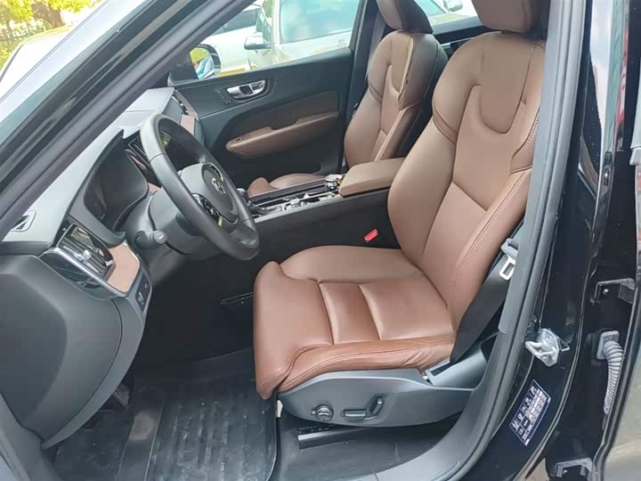 Volvo XC60 2021 T 5 4 WD — фото 15