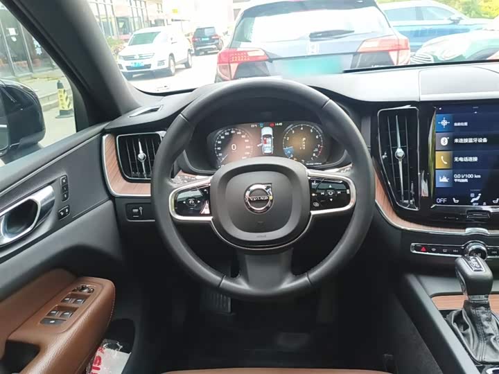Volvo XC60 2021 T 5 4 WD — фото 11