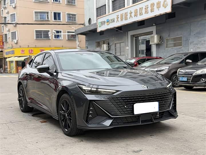 Changan UNI-V 2023 1.5 T — фото 3