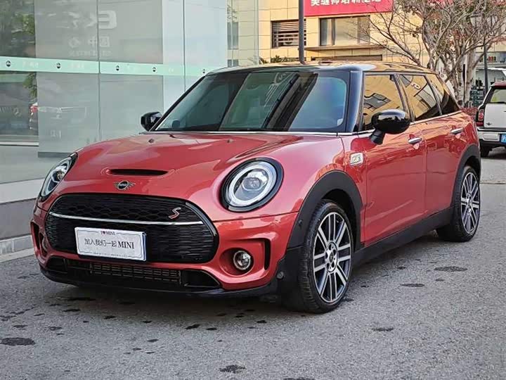 MINI Clubman — фото 1