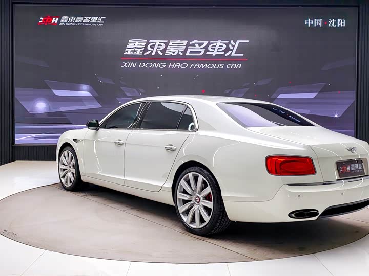 Bentley Flying Spur — фото 8