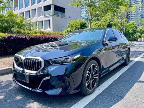 BMW 5-Series 2025 530 Li Leading M — фото 21