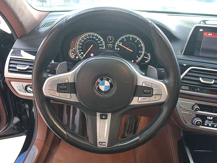 BMW 7-Series 2018 750 Li x Drive M — фото 8