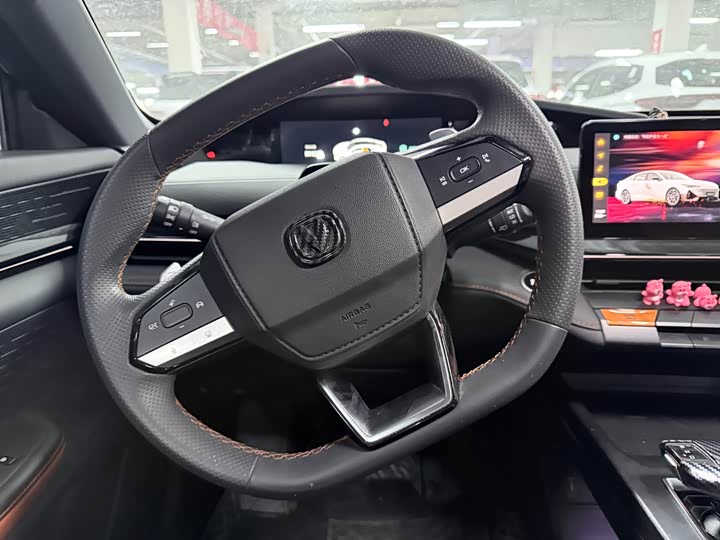 Changan UNI-V 2022 1.5 T — фото 13