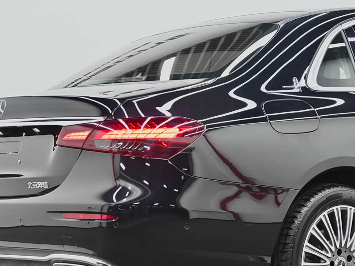 Mercedes-Benz E-Class 2022 E 300 L Luxury — фото 37