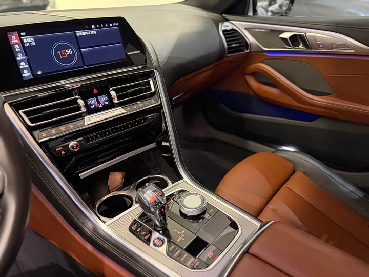 BMW 8-Series 2019 840i M — фото 11