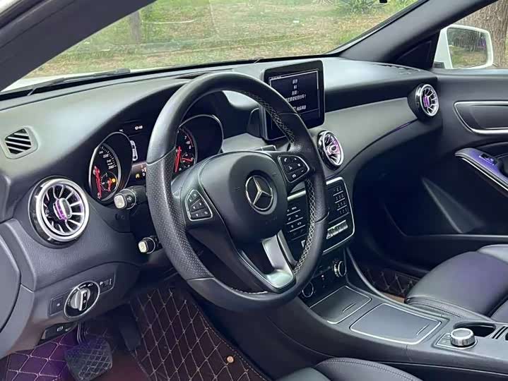 Mercedes-Benz CLA 2018 CLA 200 — фото 5