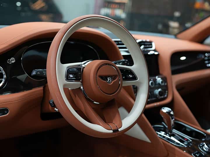 Bentley Bentayga — фото 27