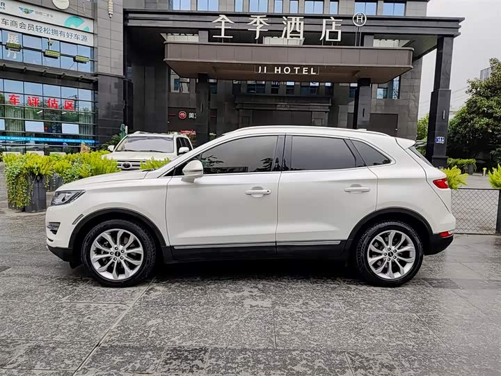 Lincoln MKC 2017 2.0 T 2 WD — фото 3