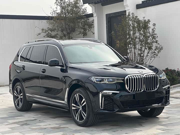 BMW X7 2021 x Drive 40i M — фото 3