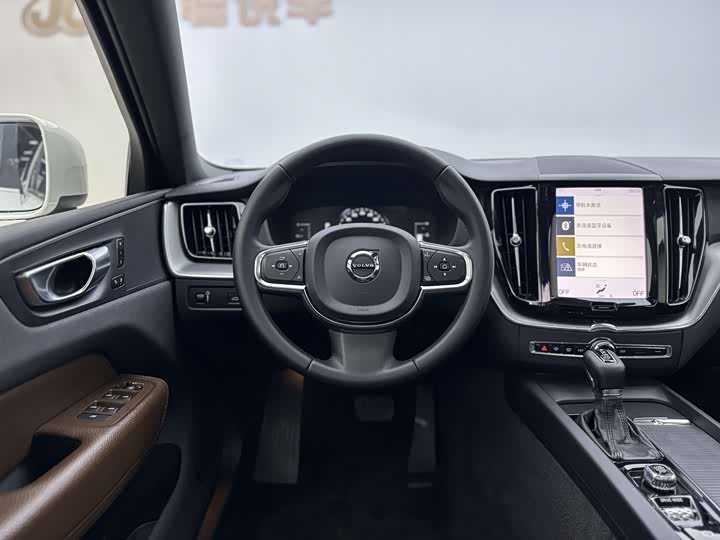Volvo XC60 2021 T 5 4 WD — фото 5