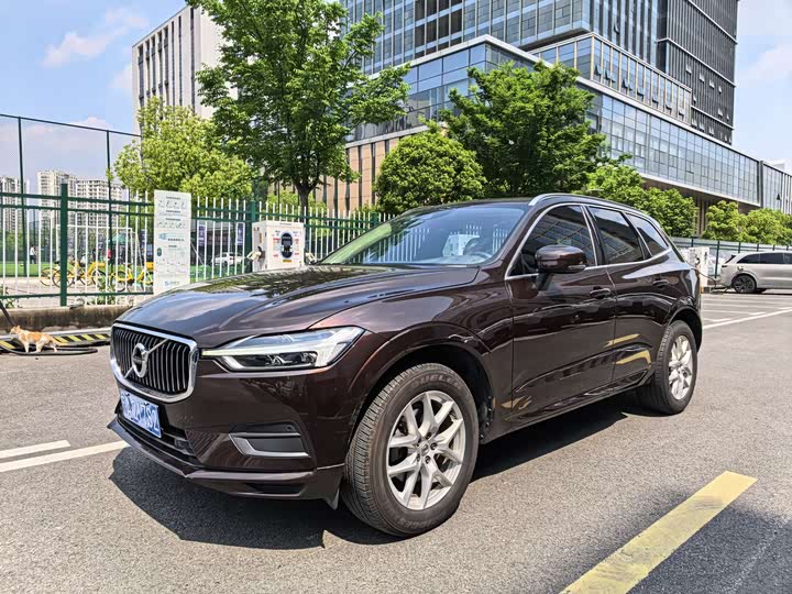 Volvo XC60 2018 T 5 4 WD — фото 1