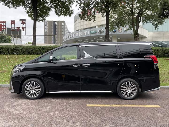 Toyota Alphard — фото 3