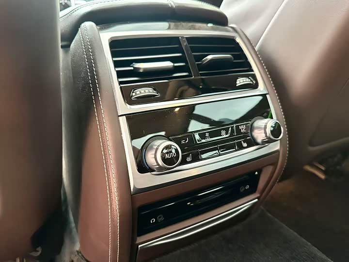 BMW 7 Series 740Li продвинутая — фото 19