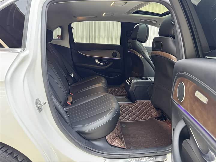 Mercedes-Benz E-Class 2018 E 200 L — фото 13
