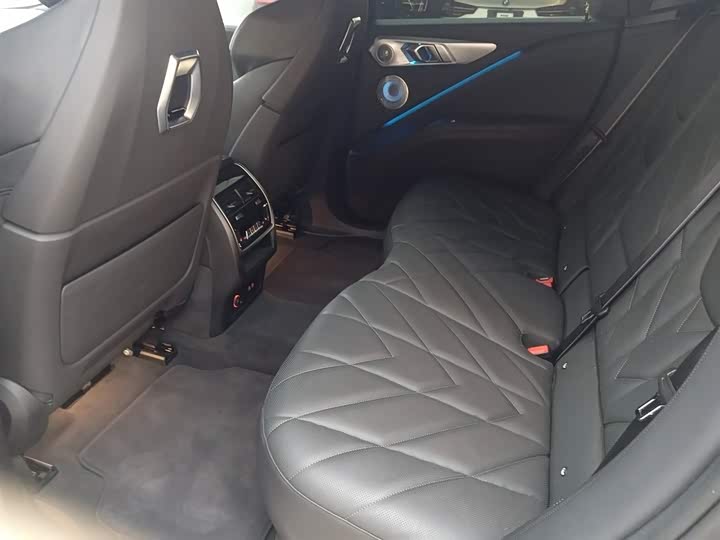 BMW XM 2023 Base — фото 9