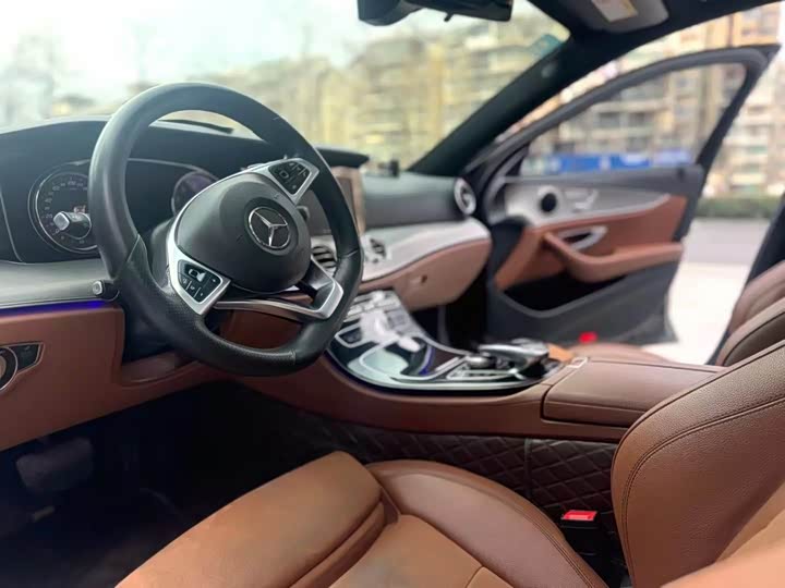 Mercedes-Benz E-Class E 200 спорт — фото 4