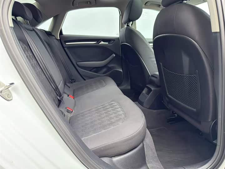 Audi A3 2015 Limousine 35 TFSI — фото 12