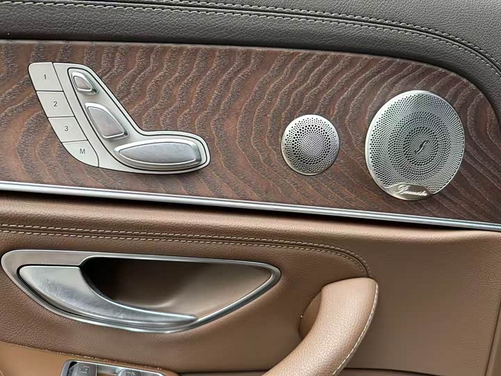 Mercedes-Benz E-Class 2023 E 300 L Luxury — фото 13